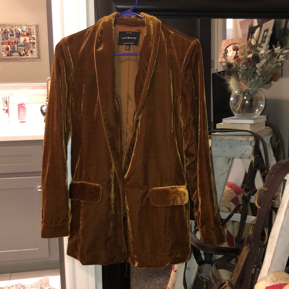 Gold velvet blazer
